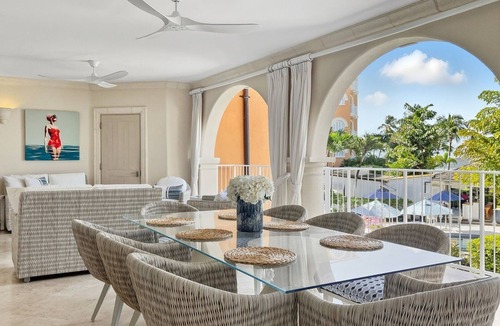 Little Battaleys Apartment | Saint Peter's Bay 208 - Chic Beachfront Condo