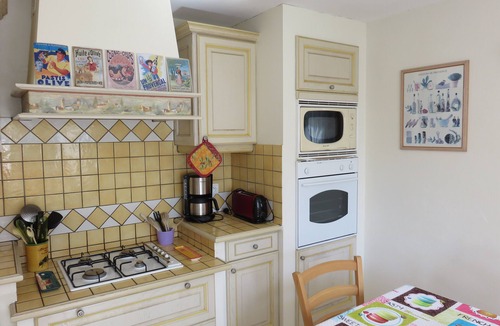Saint-Raphael Apartment | Saint-raphaël 500 m from a small sandy beach, villa garden level,