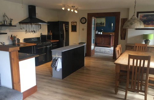 Saint-Saturnin House | Saint-Saturnin 3-Bed Home, Sleeps 10, Pool, Garden
