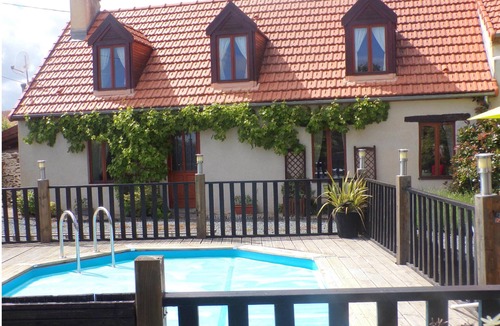 Saint-Saturnin House | Saint-Saturnin 3-Bed Home, Sleeps 10, Pool, Garden