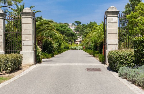 Cote d'Azur- French Riviera Ski Chalet | Saint Tropez Golf - Maison Tulipe
