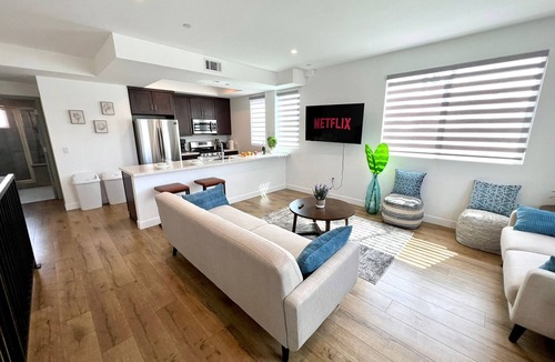 Pico-Union House | Sainted Ktown Abode + Private Rooftop Deck