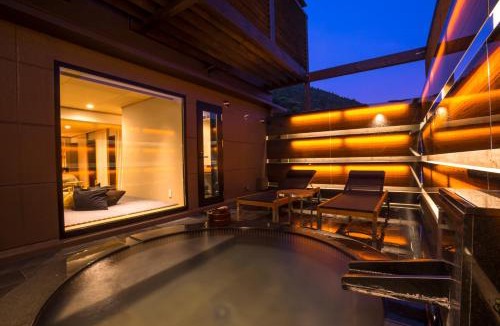 Yudanaka Shibu Onsen Hotel | Sakaeya