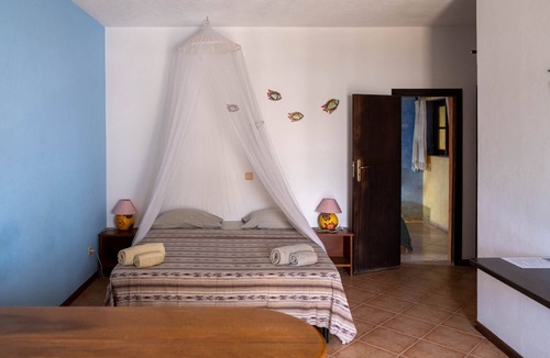 Santa Maria Bed & Breakfast | Sakaroule Bed & Breakfast