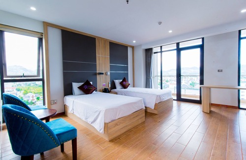 Hoa Binh Hotel | Sakura Hotel