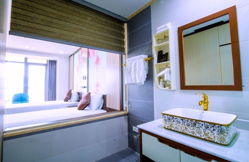Hoa Binh Hotel | Sakura Hotel