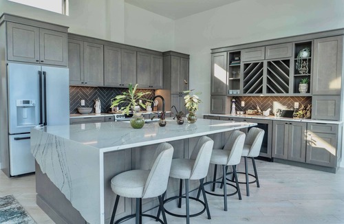Salem House | Salem Waterfront Couples Retreat - 1 mi Downtown!