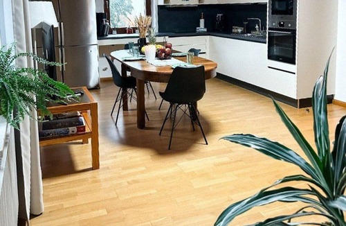 Bayreuth House | Sali Bayreuth - Boardinghaus mit Parkplätzen, WLAN und Waschraum