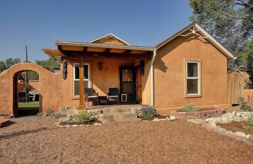 Salida House | Salida Retreat House - courtyard hot tub STR#753