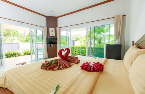 Huai Nam Khao Hotel | Saline Hot Spring Resort