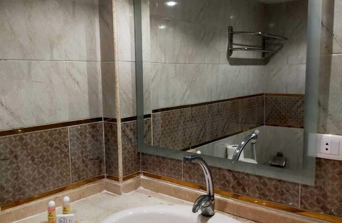 Al Duqqi Hotel | Salma Hotel