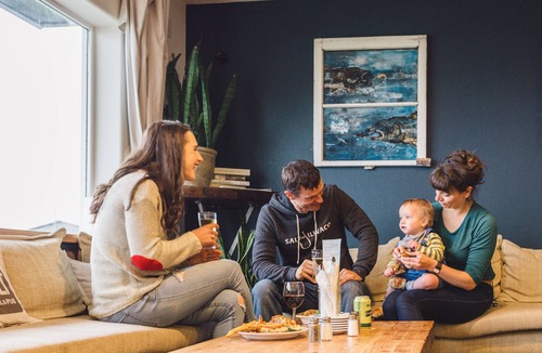 Ilwaco Hotel | Salt Hotel & Pub