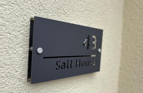 Castle House | Salt House, Stunning Swansea Marina Townhouse Sleeps 12, Beach & Arena