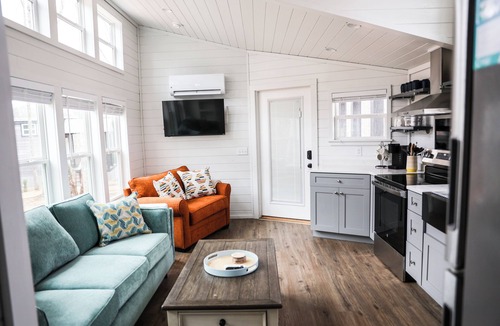 Dover House | Salt & Pepper ("In The Pines" at KY Lake) | 121 & 131 Pine Grove Lane, Dover, TN 37058