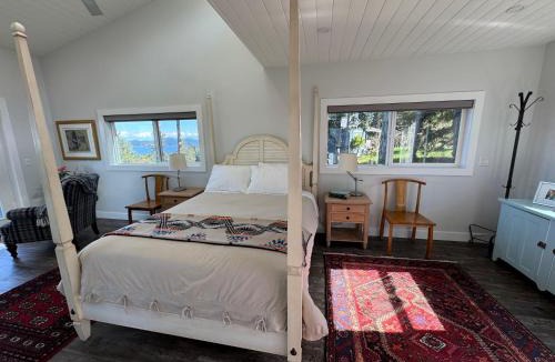 Salt Spring Island House | Salt Spring Sunrise