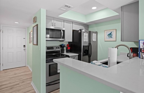 Holiday Isle Condo | "SALT THERAPY" Waterfront Condo. Destin, Florida