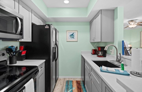 Holiday Isle Condo | "SALT THERAPY" Waterfront Condo. Destin, Florida
