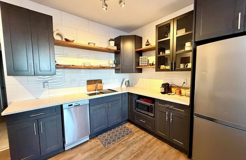 Foothills House | Salt water heated pool, Hot tub, Gazebo & Views