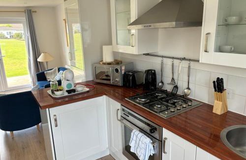 Yarmouth Apartment | Saltbox B4 holiday cottage