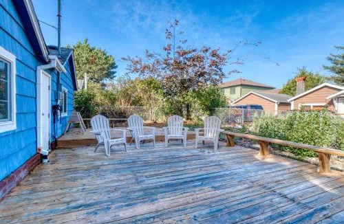 Seaside House | Saltbox Cottage - Meredith Lodging