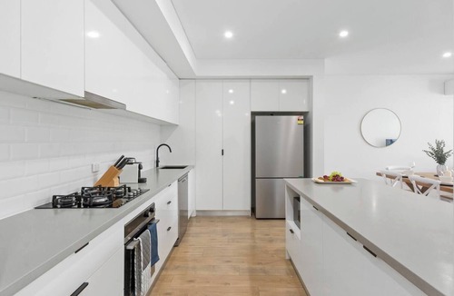 Shellharbour Apartment | Saltwater Escape Contemporary Seaside Stunner