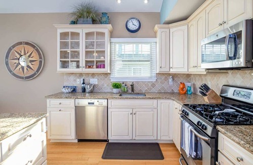 Avalon House | Saltwater Haven - Walkable Shore Stay