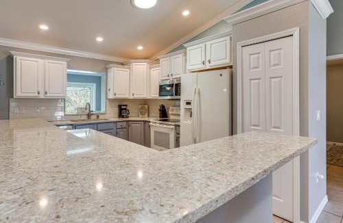 Sebring House | Saltwater Pool! Sebring Oasis Near Lake Jackson