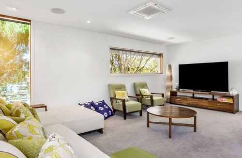 Sorrento House | Saltwater Sorrento Close to Bay Beach and Township