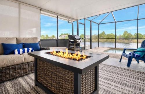 Spring Hill House | SaltwaterPool- GameRoom -Tropical Sunsets - Kayaks - Fishing