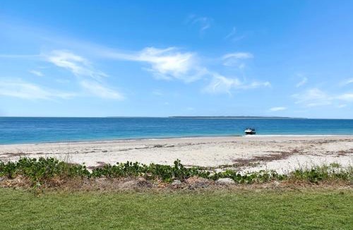 Amity Point House | Salty Beach