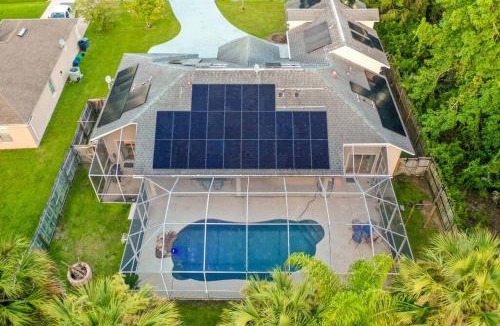 Palm Coast House | Salty Heated Pool Escape - Nearby Beach