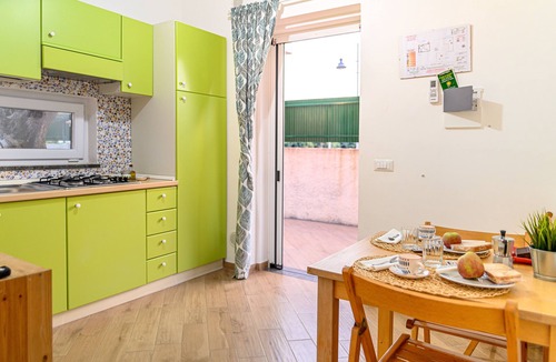 Villammare Apartment | Salvia cosy holiday home, 3 min walk to beach