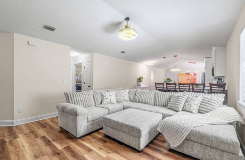 Sandalwood House | Sam Houston Stay in Jacksonville