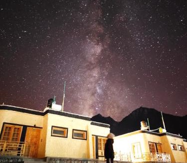 Man Hotel | Sama Pangong