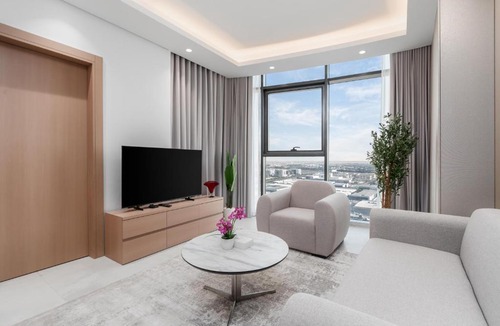 Jumeirah Village Triangle Apartment | Samaya Holiday Homes - Cloud Stylish Suites with Balcony