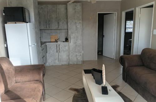 Mookgopong Cabin | Sambane Game Lodge