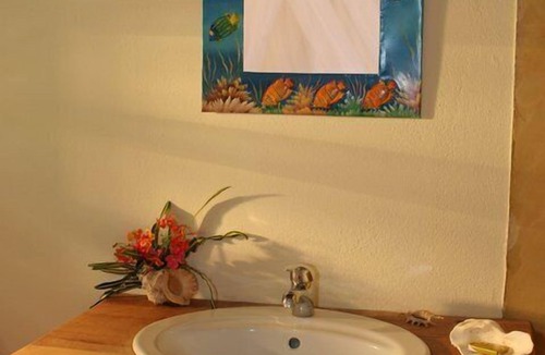 Ambaro Bed & Breakfast | Sambatra
