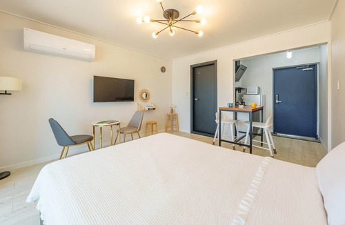Samcheok House | Samcheok Kong & Bee Ocean View Spa Pensi