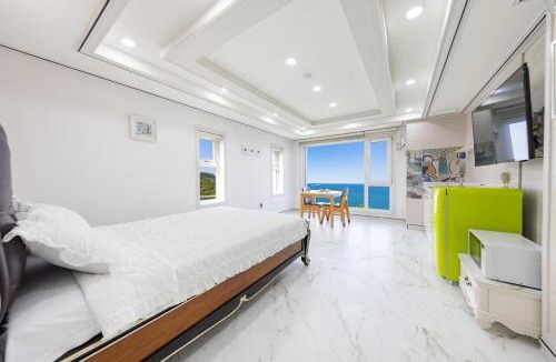 Samcheok House | Samcheok white romantic pension