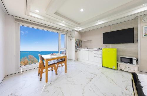 Samcheok House | Samcheok white romantic pension