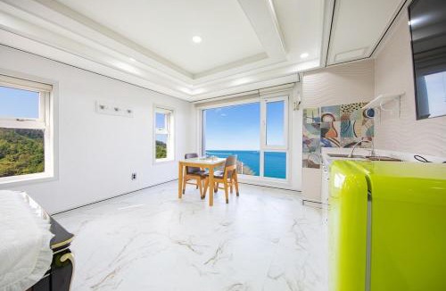 Samcheok House | Samcheok white romantic pension