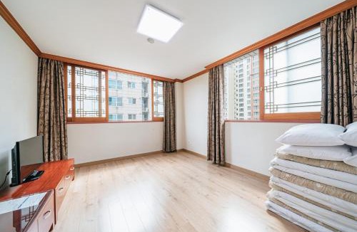 Yeon-dong Hotel | Samhaein Hotel