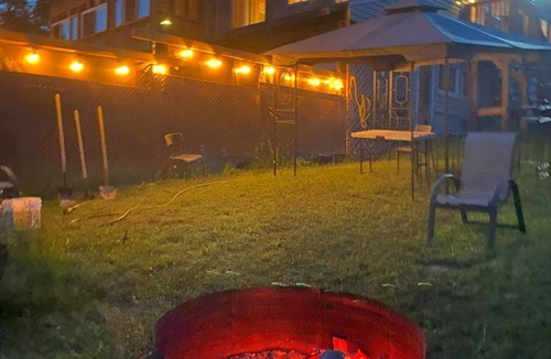 Dunchurch Cottage | SAMOGETAWAY. Four seasons cottage escape. It features of privacy and wilderness.