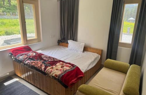 Gulmarg House | Samoon Guest House
