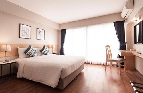 Thanon Phetchaburi Hotel | Samran Place Hotel