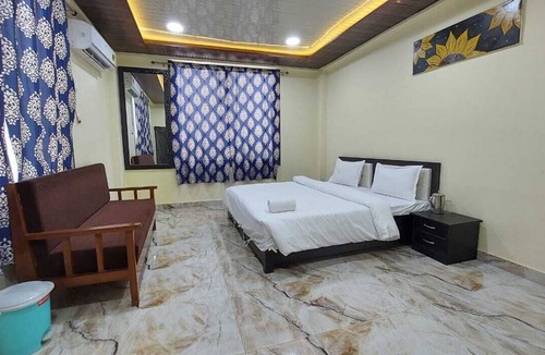 Varanasi Hotel | Samriddhi Hotel Banquet and Lawn