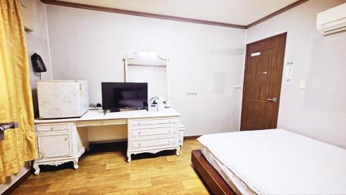 Changwon Hotel | Samwoo Motel
