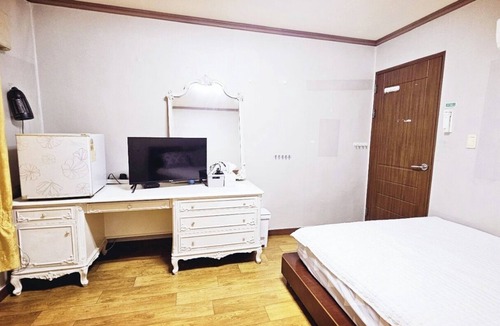 Changwon Hotel | Samwoojang Motel