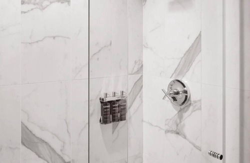 Union Square Hotel | San Francisco Getaway: Historic Style & Contemporary Tech, 3 Units
