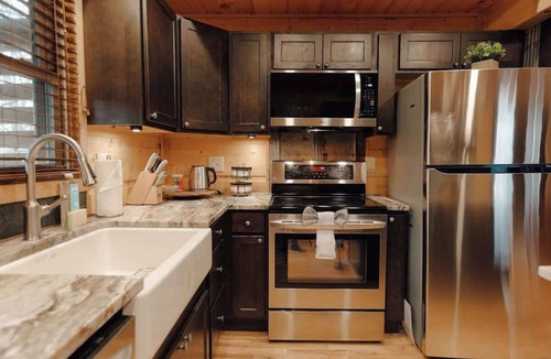 Piney Flats House | Sanctuary Co Sauna, Hot Tub & Lake Access